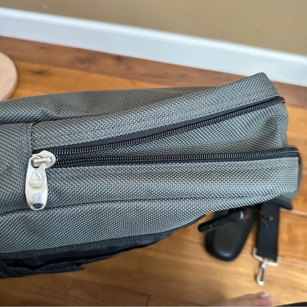 Everest Suede Trimmed Briefcase Laptop Bag Olive Green NWT